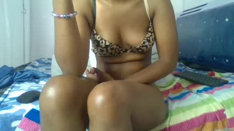 bunnydiva_ online show from June 22, 3:25 am