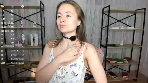 Lizy online show from June 18, 7:19 pm