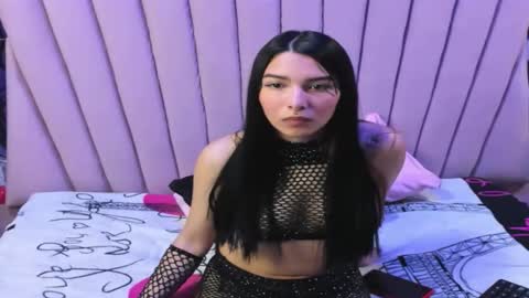 burbuja pink  online show from February 10, 3:20 am