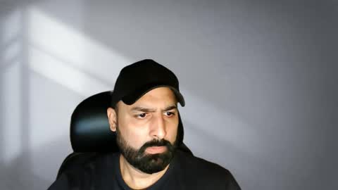 Hairy Arabian online show from September 19, 4:05 am