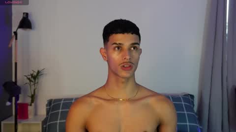 Buster independent model online show from November 23, 7:45 pm