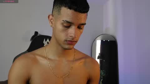 Buster independent model online show from July 24, 1:52 pm
