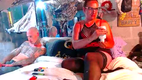 Snapshot of bustybabie9 chatting on October 16, 1:16 am BustyBabie9 online show from October 16, 1:16 am