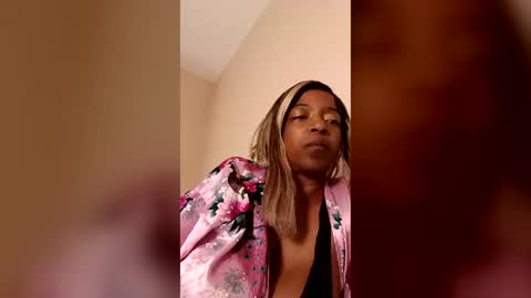 bustyirie online show from June 17, 12:43 pm