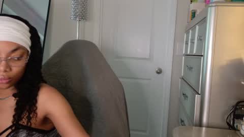 butterfly booty online show from May 2, 2:01 pm