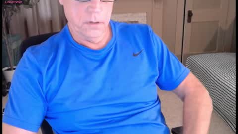 Snapshot of buttnakedfun954737 chatting on October 10, 4:46 pm Miles online show from October 10, 4:46 pm