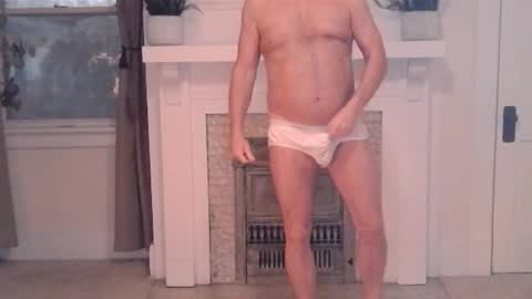 Snapshot of buttnakedfun954737 chatting on December 4, 8:50 am Miles online show from December 4, 8:50 am