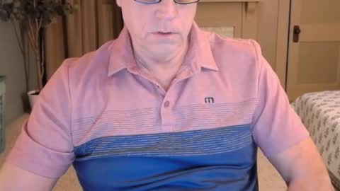 Snapshot of buttnakedfun954737 chatting on January 19, 10:50 am Miles online show from January 19, 10:50 am