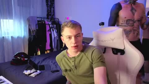 c10h15on online show from March 31, 9:54 am