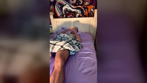 cakedupmothman online show from May 17, 12:58 pm