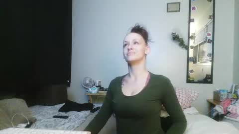 Snapshot of caliibaddie chatting on February 25, 8:25 am caliibaddie online show from February 25, 8:25 am