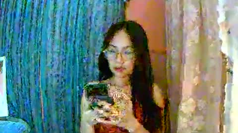 Freya online show from November 25, 5:17 am