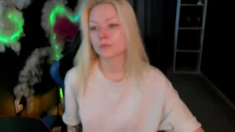 Robin online show from April 28, 3:00 am