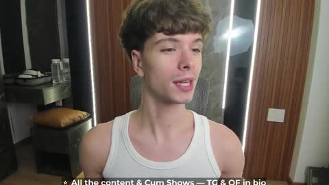 Hey I am Calvin  online show from May 17, 5:22 pm