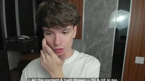 Hey I am Calvin  online show from May 16, 5:11 pm