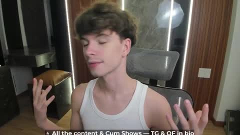 Hey I am Calvin  online show from April 28, 5:17 pm