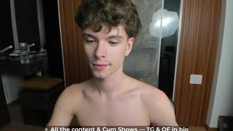 Hey I am Calvin  online show from May 13, 5:22 pm