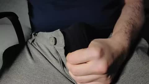 Erik online show from November 19, 4:39 pm