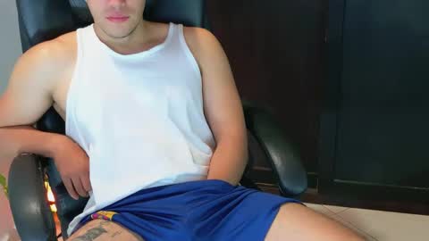 Snapshot of camara110 chatting on October 9, 2:28 am camara110 online show from October 9, 2:28 am