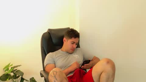 Snapshot of camara110 chatting on October 18, 10:25 pm camara110 online show from October 18, 10:25 pm