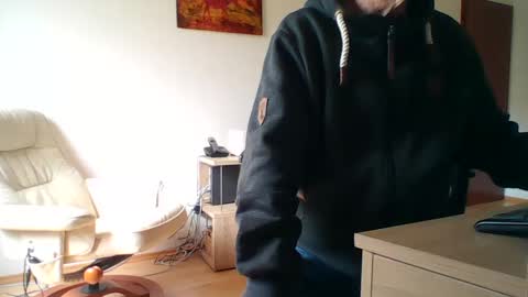 camcologne online show from February 11, 10:58 am