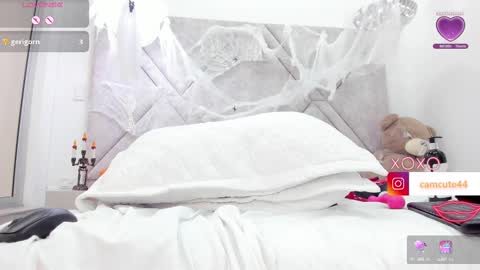 Snapshot of cameron_cutee chatting on October 10, 1:06 pm Cameron Cutee online show from October 10, 1:06 pm