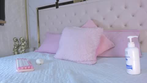 cameron_hearts online show from October 3, 1:30 pm