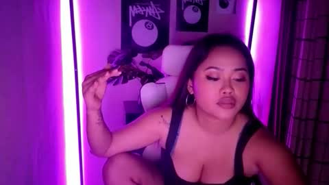 Jade online show from April 24, 8:05 am