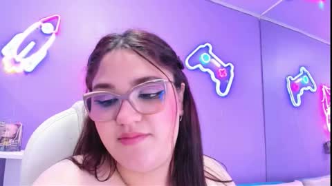 Snapshot of camiila_osorio chatting on September 12, 9:50 pm Camila Osorio online show from September 12, 9:50 pm