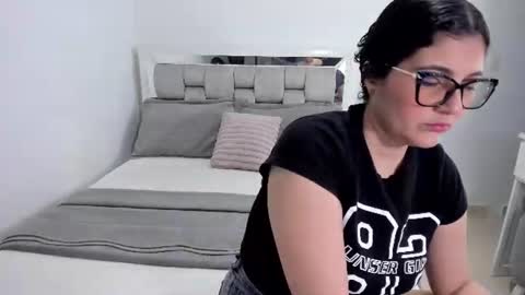 Camila buitrago online show from August 2, 1:40 am