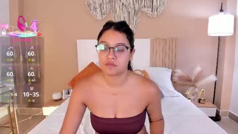 camila_bustamante_ online show from July 18, 4:09 pm