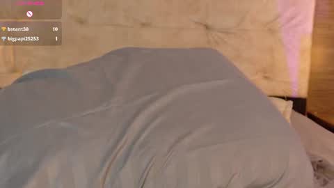 Camila Velour  online show from June 18, 9:14 am