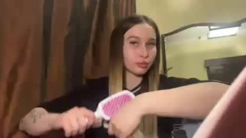 Miki online show from March 17, 4:45 pm