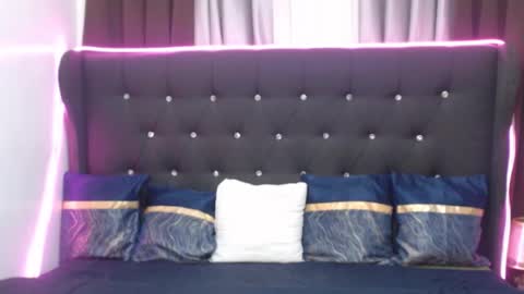 Snapshot of camilla_morena chatting on September 17, 5:11 am camilla_morena online show from September 17, 5:11 am
