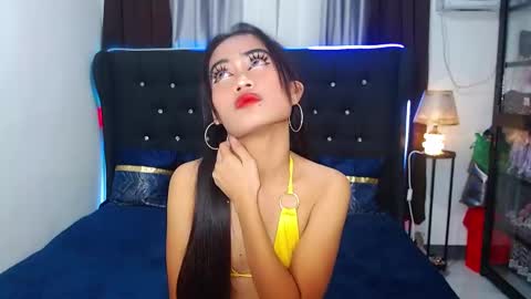 Snapshot of camilla_morena chatting on February 23, 6:28 am camilla_morena online show from February 23, 6:28 am