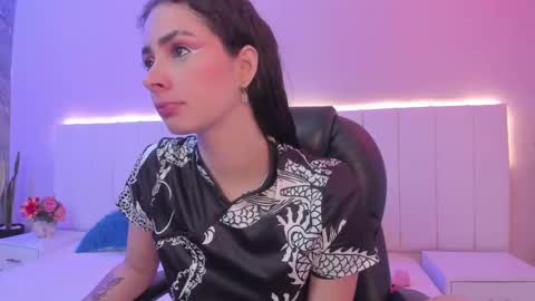 C A M I L L E N    Help me get to the top online show from September 12, 10:01 pm