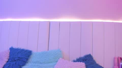 C A M I L L E N    Help me get to the top online show from October 9, 10:15 pm