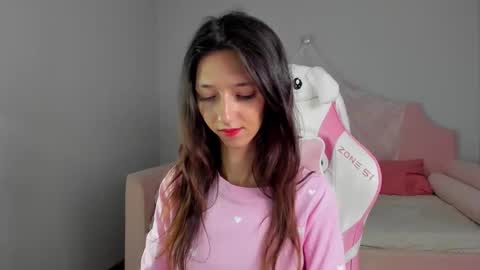 camillewhite online show from March 17, 5:45 am