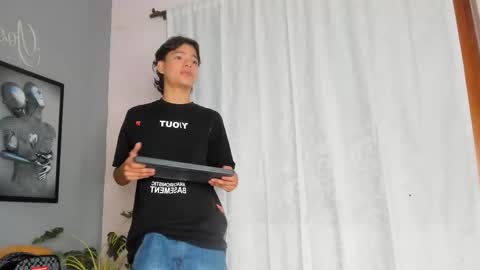 Camillo Virgil online show from November 23, 11:30 am