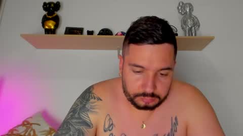 camilo_restrepo21 online show from September 15, 1:40 am