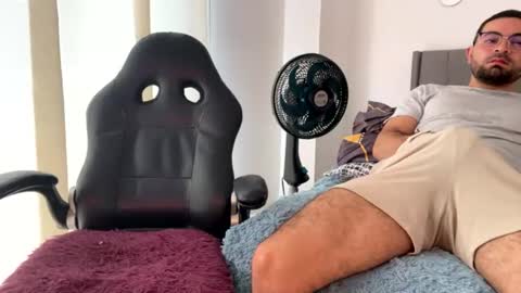camilor_30 online show from July 24, 2:25 pm