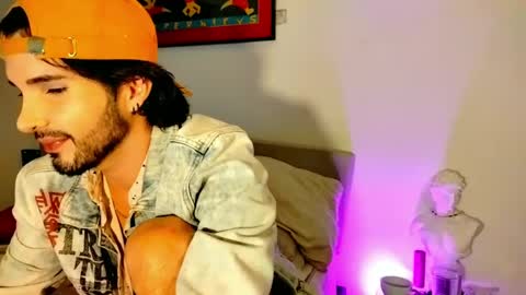 Snapshot of camilosaennz chatting on October 5, 9:18 am camilo online show from October 5, 9:18 am