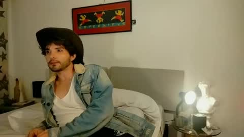Snapshot of camilosaennz chatting on October 15, 6:16 am camilo online show from October 15, 6:16 am