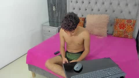 CamilowhiteS online show from March 1, 12:28 am