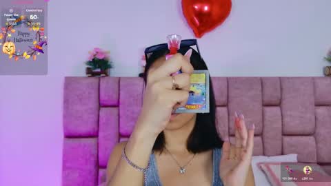 camiluxe online show from October 22, 11:56 am