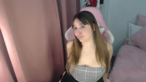  Nicole  Ill be back on Monday Happy Sunday  See you  online show from July 5, 3:20 am