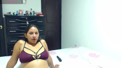 camiywy online show from March 6, 5:28 am