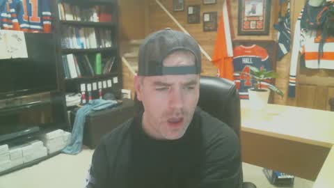 Snapshot of canadianboi6969 chatting on December 30, 3:47 am CanadianBacon6969 online show from December 30, 3:47 am