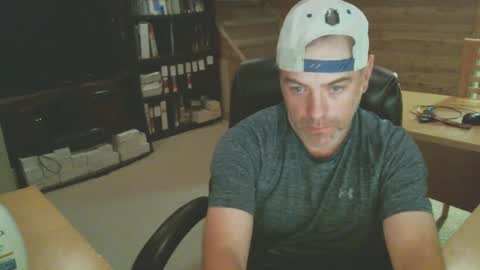 Snapshot of canadianboi6969 chatting on September 14, 7:32 am CanadianBacon6969 online show from September 14, 7:32 am
