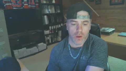 Snapshot of canadianboi6969 chatting on February 16, 4:53 am CanadianBacon6969 online show from February 16, 4:53 am